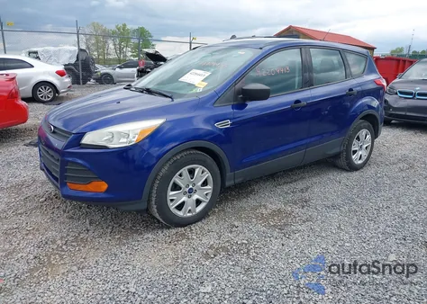 2015 Ford Escape S z USA, uszkodzony, nr VIN 1FMCU0F78FUB27615